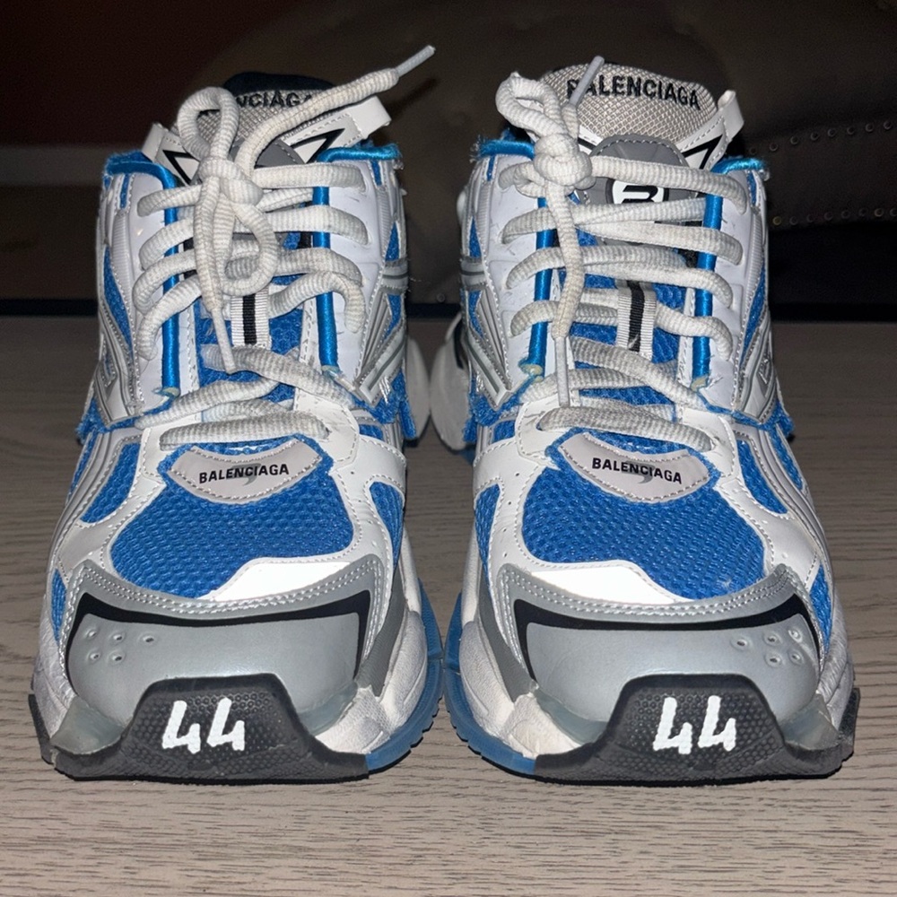 Balenciaga runners 44